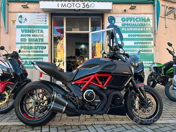 Ducati diavel carbon red - accessori, finanziabile