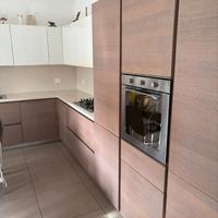 Cucina completa, forno e lavastoviglie funzionanti