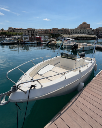 Saver manta 600 con motore mercury pro 40 del 2016