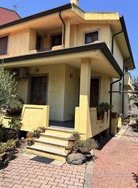 Immobile in asta di 243 m² con più di 5 locali e b