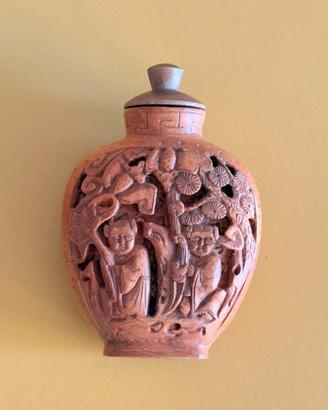 Bottiglietta orientale intagliata a mano – rara