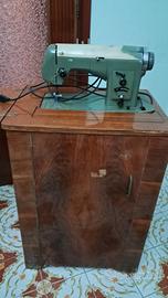 macchina per il cucito antica