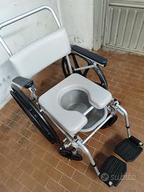 Sedia a rotelle da bagno per anziani e disabili