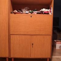 MOBILE SCRITTOIO IN LEGNO CON ANTE E RIPIANI