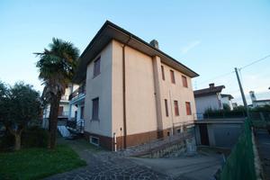 VILLA A PONTE SAN PIETRO