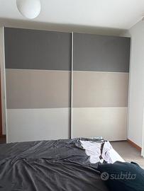 Disponibile armadio a sei ante