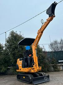 E219 Escavatore Komatsu 15 q PC05