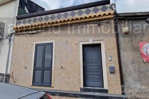 Casa singola ristrutturata con cortile