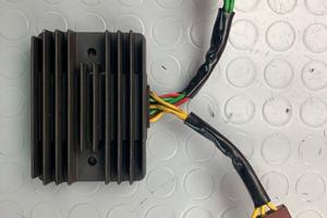 REGOLATORE TENSIONE APRILIA RSV 1000 R 2006 2007 R