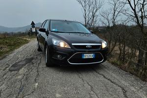 Ford Focus 1.6 tdci     Leggere la descrizione 