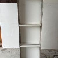 SCAFFALE CON MENSOLE