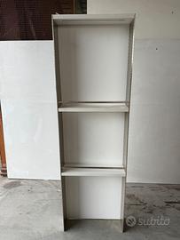 SCAFFALE CON MENSOLE