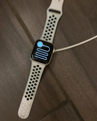 Apple Watch Series 4 (A1977)