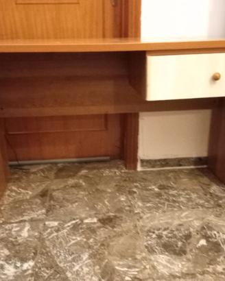 Scrivania per studio in rovere nuovissima