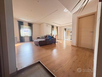 Elegante 5 Vani zona Tivoli