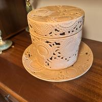 Vaso con coperchio  e piatto centro tavola