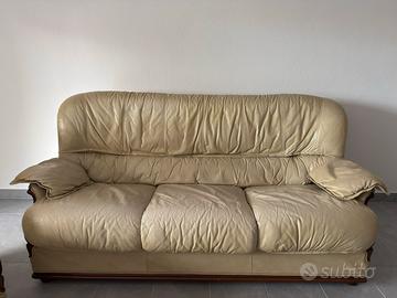 Divano 3 posti e due poltrone