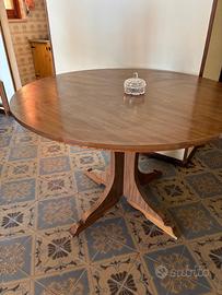 Tavolo in legno allungabile