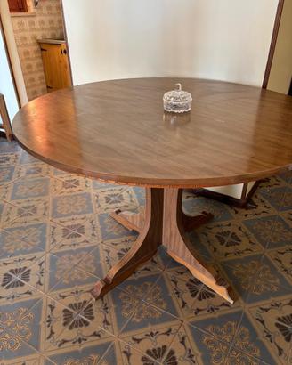 Tavolo in legno allungabile
