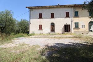 CASA SEMINDIPENDENTE A LARCIANO