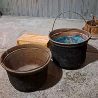 Pentole antiche in rame.