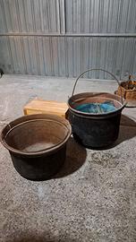 Pentole antiche in rame.