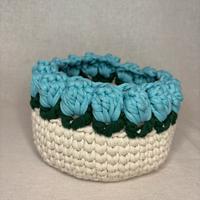 Cestino fiori azzurro per decorare casa uncinetto