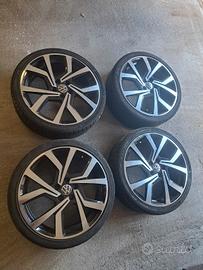 4 Cerchi Brescia gommati KUMHO 225/35/R19