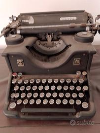 MACCHINA DA SCRIVERE OLIVETTI M40