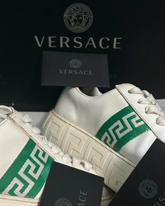 Sneakers Versace taglia 39 bianco verdi pelle