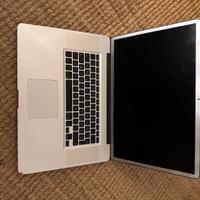 MacBook Pro 17 pollici, NON funzionante, ricambi