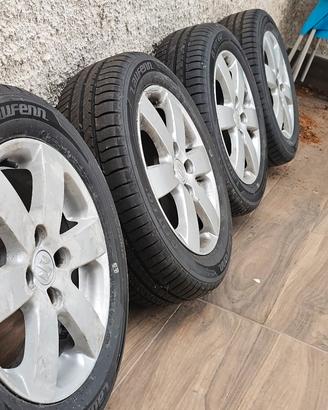 Kit 4 Ruote Complete 185/60 R15