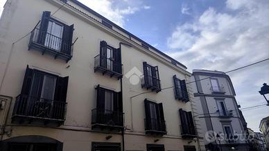 Caserta - via Crispo 3 vani arredato