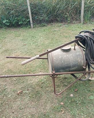 Pompa irroratrice con ruota