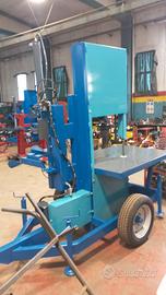 sega a nastro 700 con spaccalegna carrellata a car