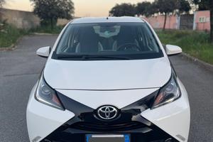 Toyota Aygo 1.0 VVT-i 69 CV 5 porte x-play