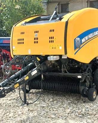 Rotopressa new holland rb150