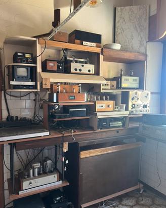 Attrezzatura Hi-Fi Vintage e Studio Musicale