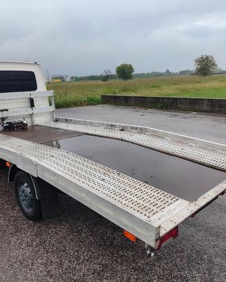 Iveco Daily 2,3 CARROATTREZZI ( SOSPENSIONI ARIA )