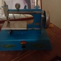 Macchina da cucire  giocattolo
