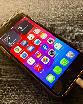 Apple iPhone SE 2020 usato, completo ios26