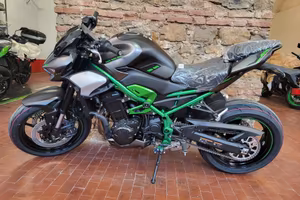 Kawasaki Z 900 my 2025