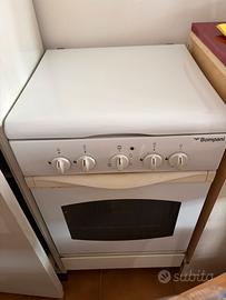 Cucina Bompani a gas con forno elettrico