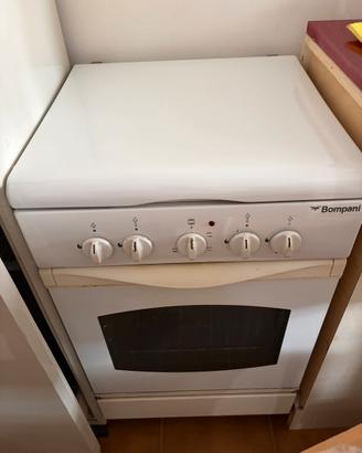 Cucina Bompani a gas con forno elettrico