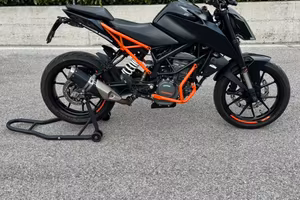 KTM duke 125
