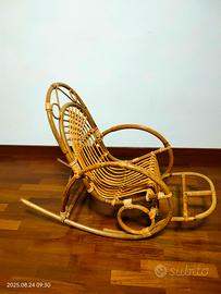 sedia a dondolo per bambini in vimini