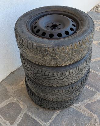 treno 4 cerchi ferro + gomme pneumatici invernali 