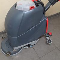 macchina lavapavimenti