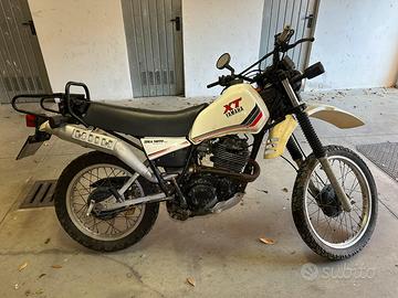 Yamaha XT 400 (Anni '80)