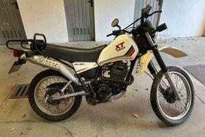 Yamaha XT 400 (Anni '80)